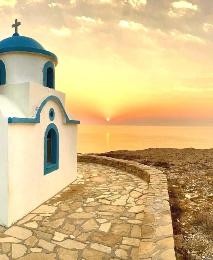 Orizodas Lipsi Bagian luar foto