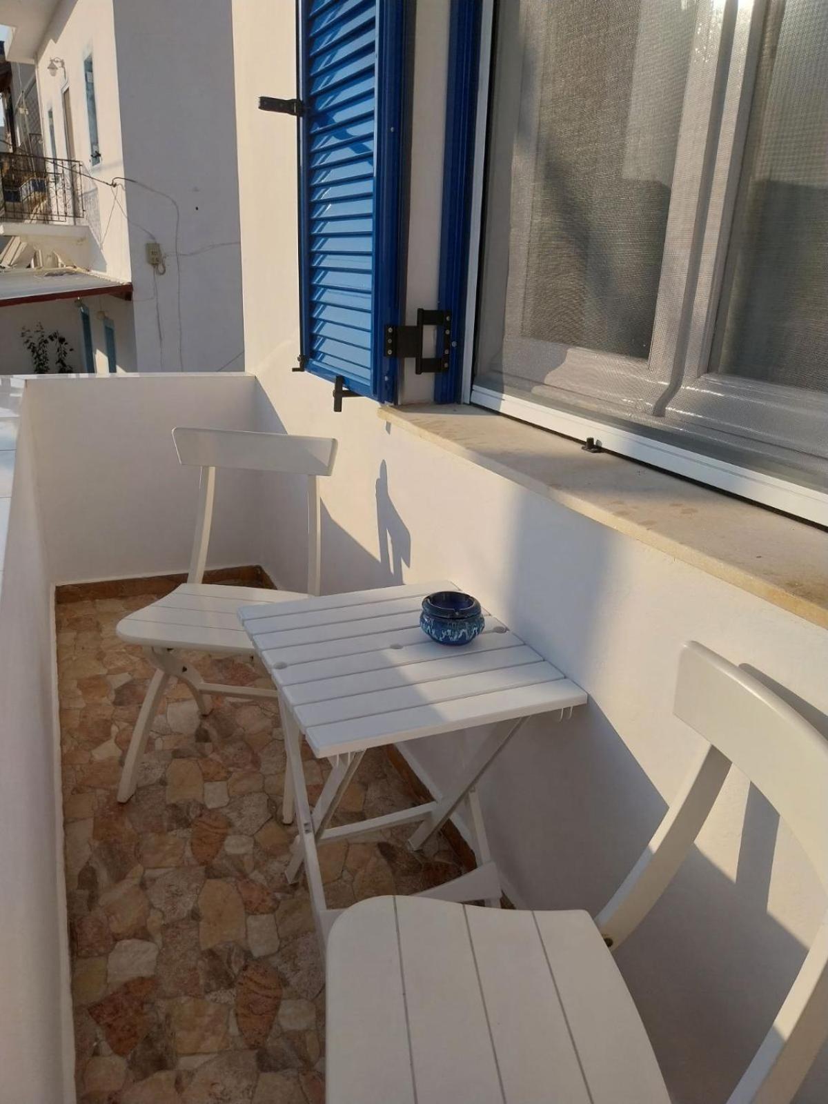 Orizodas Lipsi Bagian luar foto